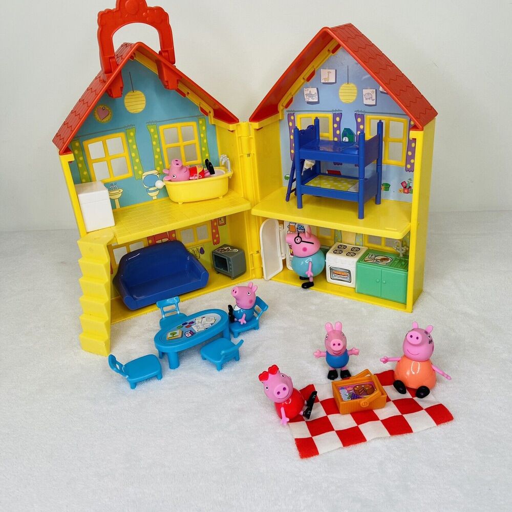 Peppa Pig Deluxe House Play Set Furniture 6 Figures Accessories Plus Picnic
